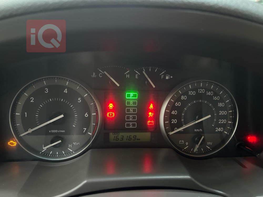 تۆیۆتا لاند کروزەر